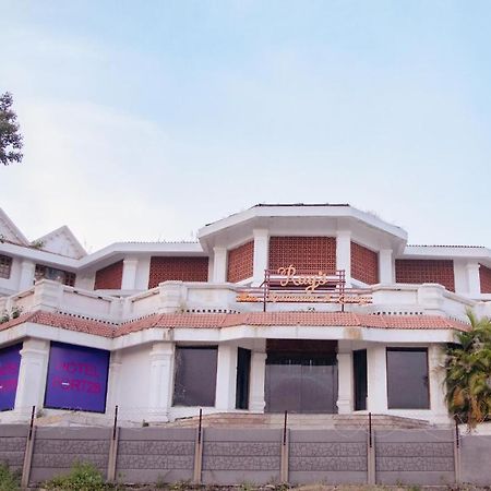 Hotel Fort28 Nagpur Eksteriør bilde